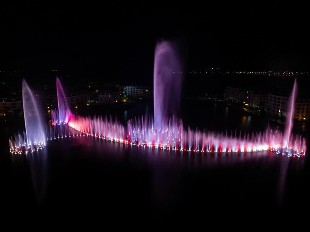 Hồ nhạc nước Halo Bay Show là màn trình diễn thị giác cuốn hút theo từng chủ đề âm nhạc